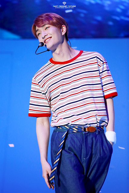 150528 Onew @ Samsung Play the Challenge 18585419766_ede4cdcfea_z